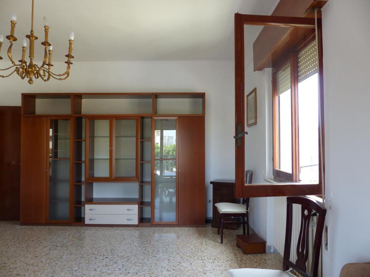 The Old Man And The Sea Apartamento Bríndisi Exterior foto